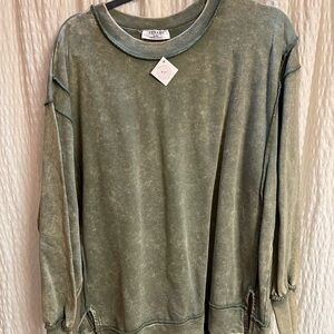 Zenana Outfitters Green Sweatshirt